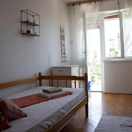 Larus Apartment